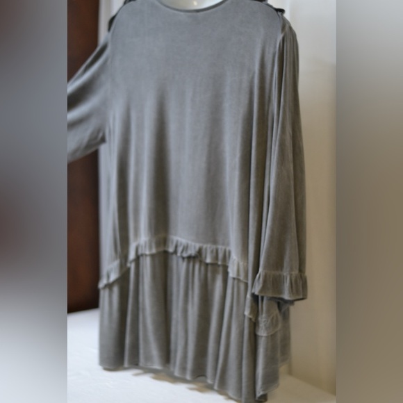 pol blouse High Low Hem 3/4 Bell sleeves V Neck Button Up Ruffle L - Picture 6 of 7